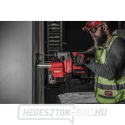 Milwaukee M18 ONEFHXDEL-552C (5,5 Ah) 4 üzemmódú akkus kalapács 26 mm SDS-plus Fixtec anyával és szívófejjel Előnézet 