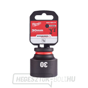 1/2" Milwaukee Shockwave™ Impact Duty 30 mm-es ütvecsavaros dugókulcs, rövid Előnézet 