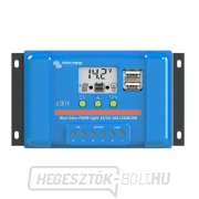 Napelemes PWM vezérlő Victron Energy 5A LCD és USB 12V/24V gallery main image