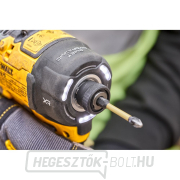 Akkus ütvecsavarozó DEWALT DCF870N 18V XR, akkumulátor és töltő nélkül Előnézet 